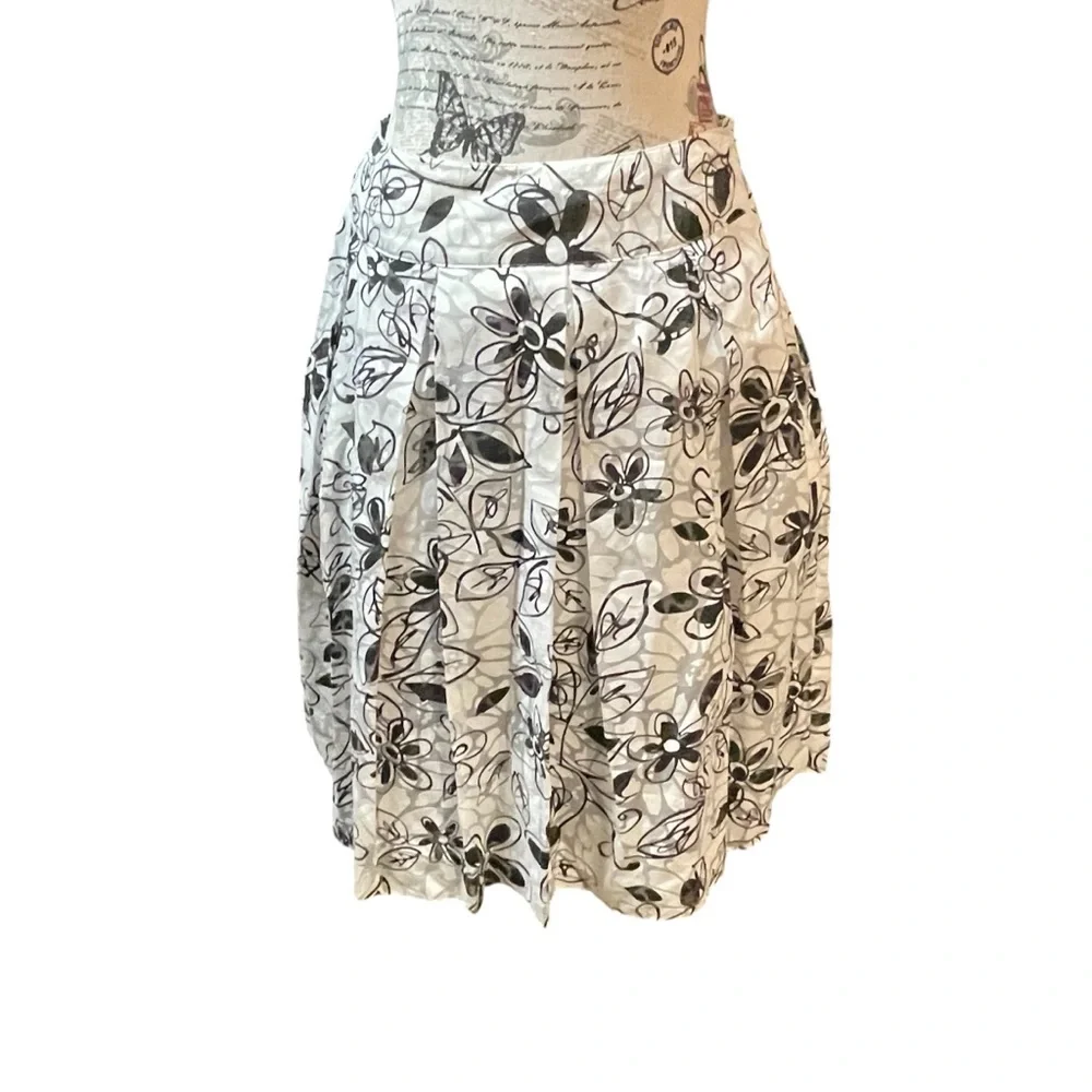 Sunny Leigh Black and White Floral A-Line Skirt